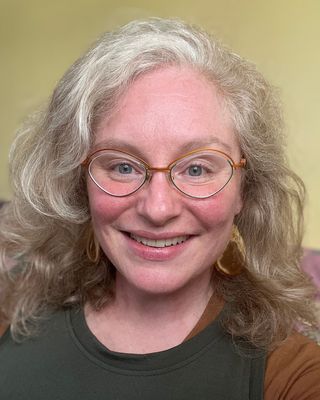 Photo of Melia McCubbin, Clinical Social Work/Therapist, MSW, LICSW, CST