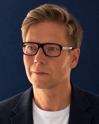 Photo of Dr Oliver Klott, Psychotherapist, PsychD, ACP