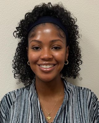 Photo of Alexzandria Summers, Pre-Licensed Professional, LMSW, CSW-I