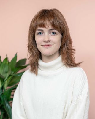 Photo of Rebecca Martin, Registered Psychotherapist (Qualifying), MS, RP (Q)