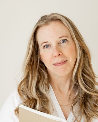 Photo of Lauren de Rijcke, Registered Psychotherapist (Qualifying), MACP, OCT