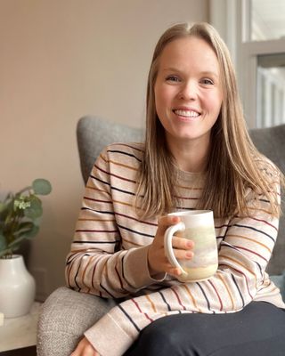 Photo of Steph Collins, Registered Psychotherapist, MDiv, RP