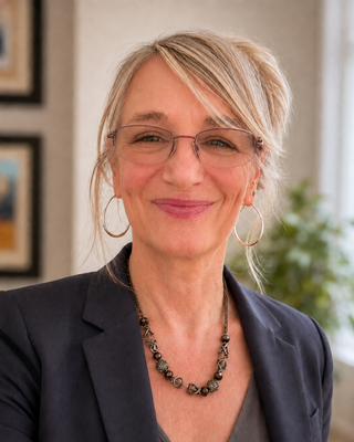 Photo of Cassandra Astolis, Clinical Social Work/Therapist, MS, LCSW, CCHt