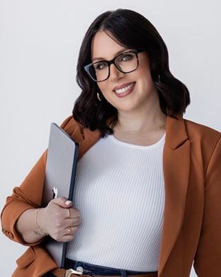 Photo of Nicole Annunziata, Counselor, LMHC