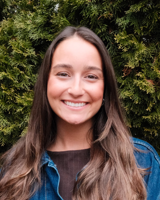 Photo of Julia Kariotis, Clinical Social Work/Therapist, MSW, LCSW