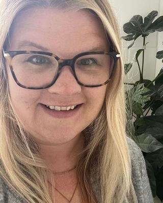 Photo of Emma Williams, Psychotherapist, MBABCP