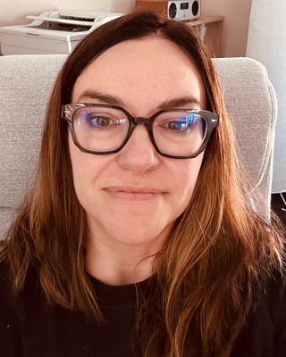 Photo of Amy Hobart, Psychotherapist, PTUK