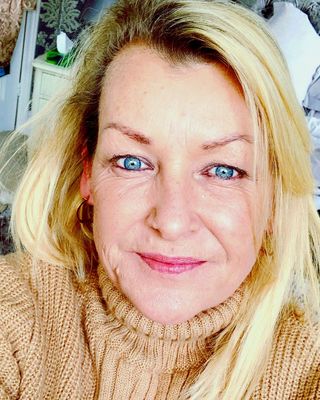 Photo of Mandy James, Psychotherapist, MBACP