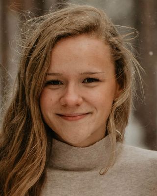 Photo of Genevieve DeVeau, Pre-Licensed Professional, Intern