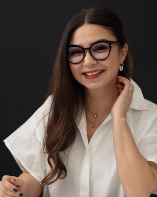 Photo of Shirley Issakhan, Marriage & Family Therapist, MA, LMFT