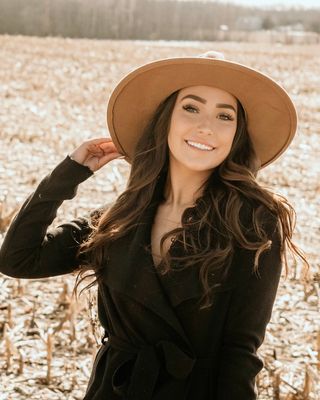 Photo of Aryssa Fischer, Registered Psychotherapist (Qualifying), MACP, RSW, BSW