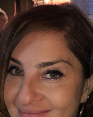 Photo of Lina Shenderovich, Counsellor, MS, CCC