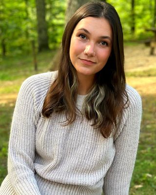 Photo of Lizzy Bishop, Licensed Professional Clinical Counselor, LPCC