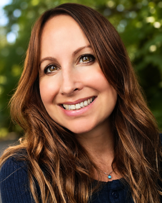 Photo of Jo Holly, Counsellor, MNCPS Acc.
