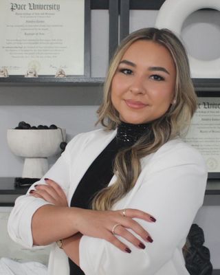 Photo of Alondra Castro, Counselor, LMHC-D, NCC, EMDR