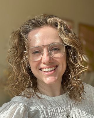 Photo of Dr Sophie King-Clarke, Psychologist, PsychD, HCPC - Clin. Psych.