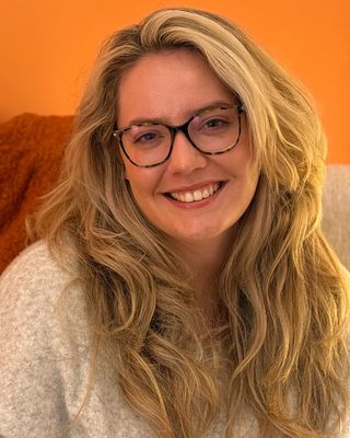 Photo of Robyn Hunter, Counsellor, MSc, MBACP Accred