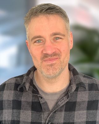 Photo of Evan Alex Piering, Clinical Social Work/Therapist, LICSW