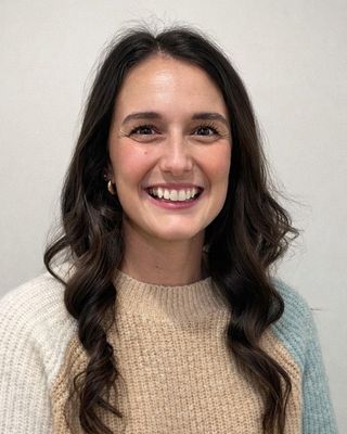 Photo of Anna Pett, Registered Psychotherapist, MA, RP