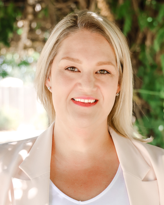 Photo of Tara Duque, Marriage & Family Therapist, LMFT