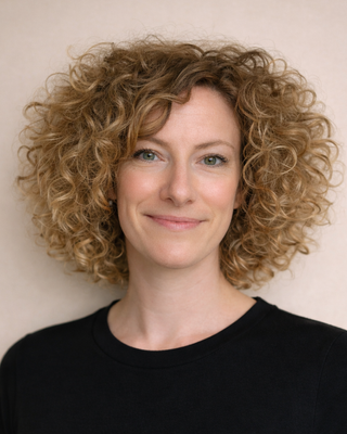 Photo of Amanda Ross - Amanda Ross , Registered Social Worker, MSW, RSW