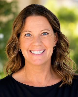Photo of Carissa Howard, Associate Professional Clinical Counselor, APCC