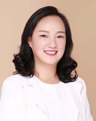 Photo of Xiaowei Lu, Psychologist, PhD