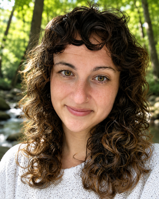 Photo of Kat Felpo, Clinical Social Work/Therapist, LICSW