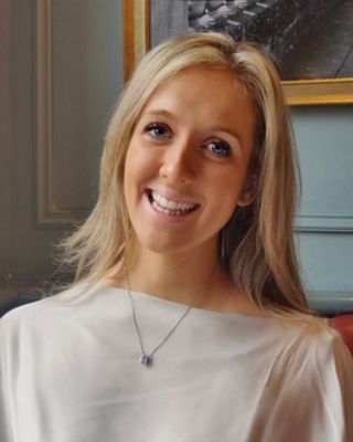 Photo of Lauren Turnbull - Dr Lauren Turnbull - Chronic Pain and Health, Psychologist, PsychD, HCPC - Health Psych.