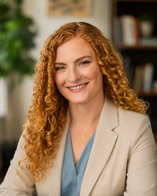 Photo of Hana Cripton-Inglis, Registered Psychotherapist (Qualifying), MA, BA, BFA