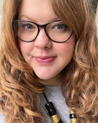 Photo of Frankie Edwards, Psychotherapist, MSc, MUKCP