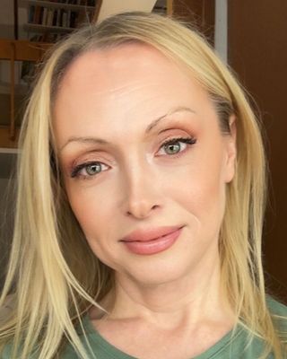 Photo of Ester Ben-Dov, Licensed Mental Health Counselor, LMHC