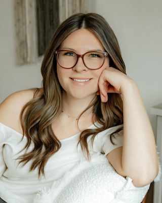 Photo of Michelle Grieve, Registered Social Worker, MSW, RSW, CHT