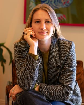 Photo of Siri Peterson, Marriage & Family Therapist, MS, LMFT