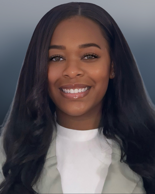 Photo of Essence DeRosa, Clinical Social Work/Therapist, LCSW