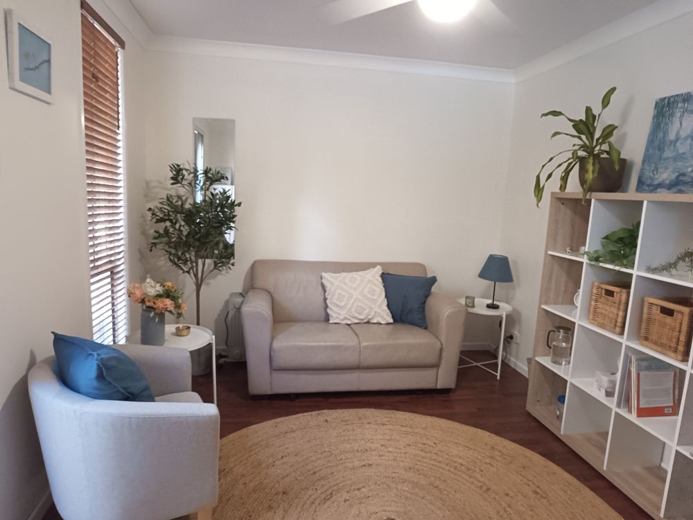 At Purposeful Wellbeing, you will find a quiet and welcoming space with its own private entrance in the leafy suburb of Park Ridge South. 