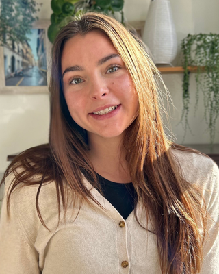 Photo of Anyssa Sipos, Registered Psychotherapist (Qualifying), MACP