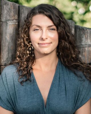 Photo of Arielle Mesa, Clinical Social Work/Therapist, LICSW, LCSW, MSW