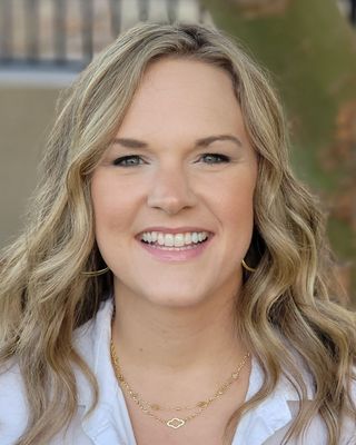 Photo of Bonnie Lewis, Marriage & Family Therapist, MS, LMFT