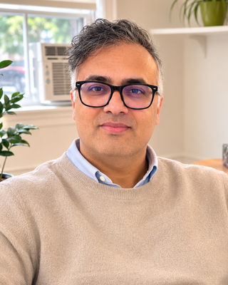 Photo of Fahad Riaz, Registered Psychotherapist, PhD Psy
