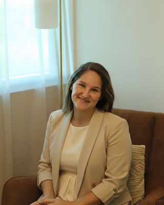 Photo of Madison Sundgren - Amora Psychology, Psychologist, MPsych, PsyBA - Clin. Psych