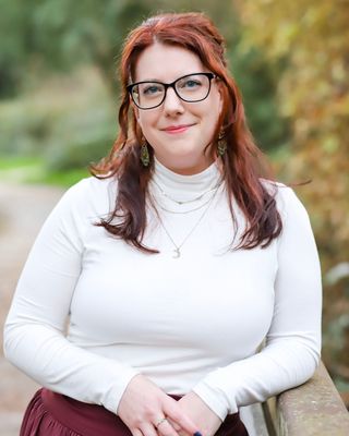 Photo of Maddy Cacciatore, Associate Clinical Social Worker, MSW