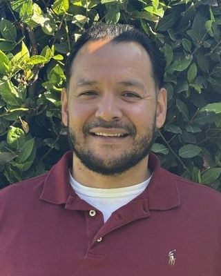 Photo of Robert Olivares, Pre-Licensed Professional