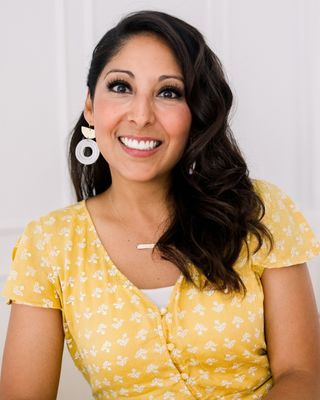 Photo of Damaris Hernandez, Marriage & Family Therapist, LMFT