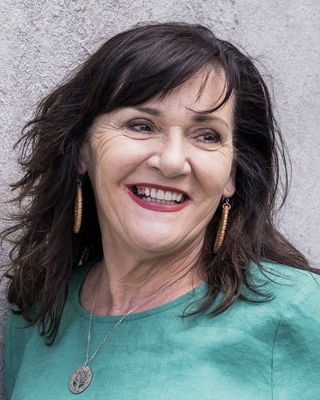 Photo of Dee J Goodman - Dee Goodman - Couples and Family Therapist, Social Worker, AMHSW