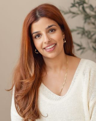 Photo of Kiran Dhillon, Psychotherapist, DCounsPsych, MBACP