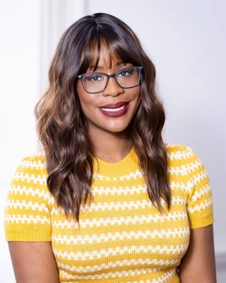 Photo of Dr Funmi Deinde, Psychiatrist, MBBS