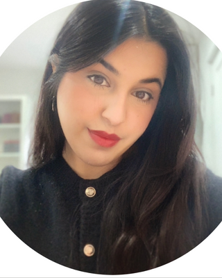 Photo of Salma Ahmad, Registered Psychotherapist (Qualifying), BA, MA