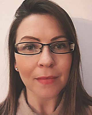 Photo of Carly MacLeod, Psychotherapist, MBABCP