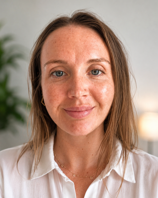 Photo of Hester Phillips, Psychotherapist, MSc, MBABCP